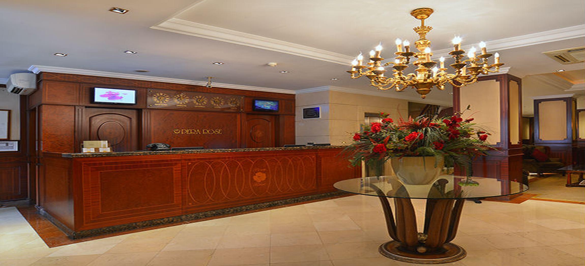 Hotel Pera Rose & 4*