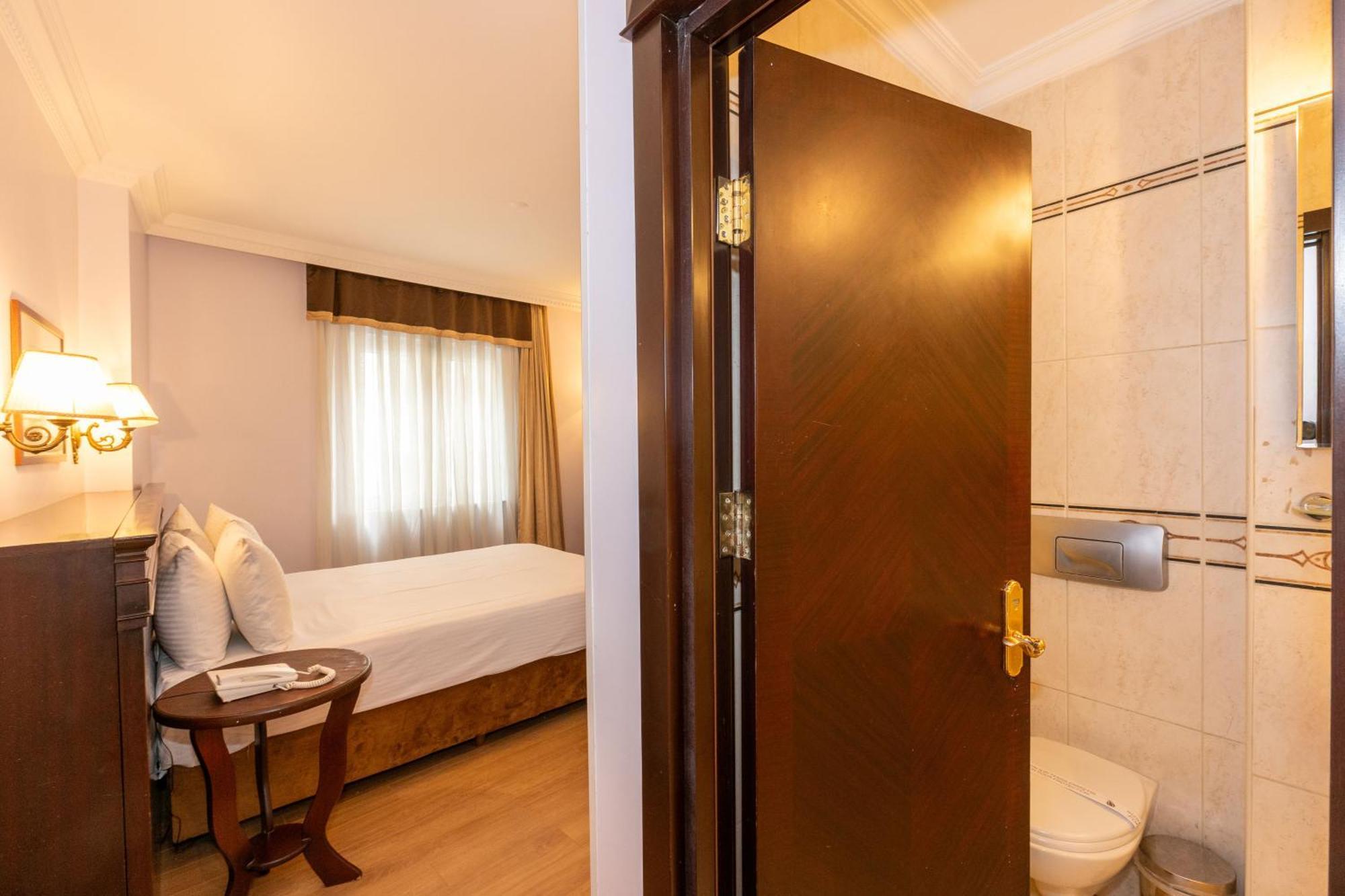 Pera Rose & - Taksim Pera Center 4*